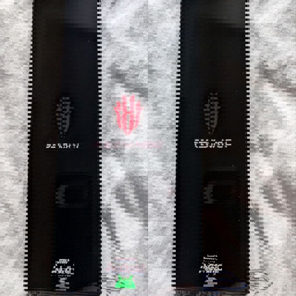 Игровой телефон Red Magic 8 pro