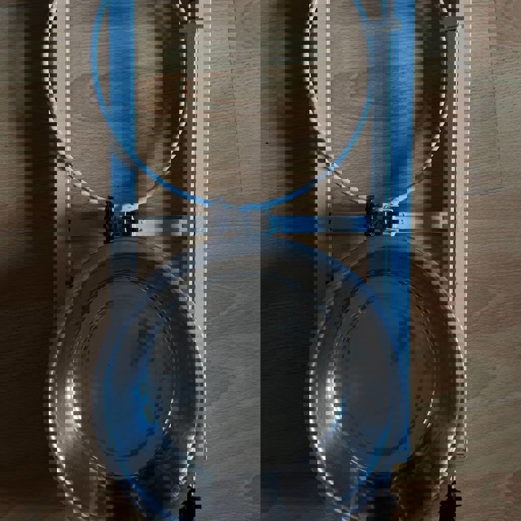 Регулируемая стойка с мисками для собак