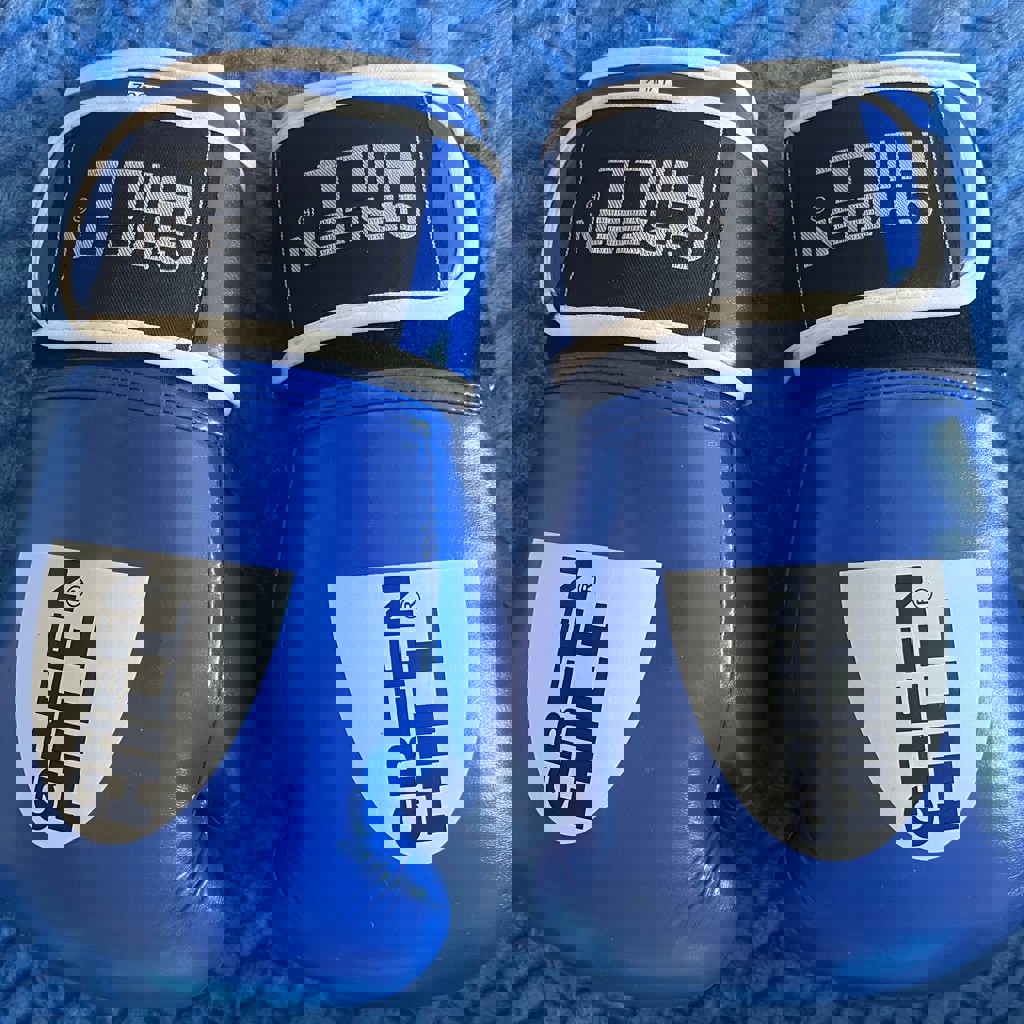 Боксерские перчатки