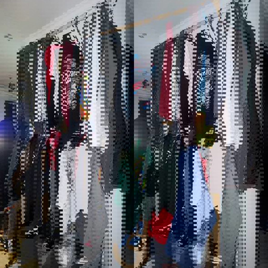 Открытый шкаф вешалка для одежды