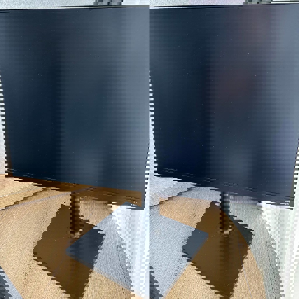 Монитор Samsung