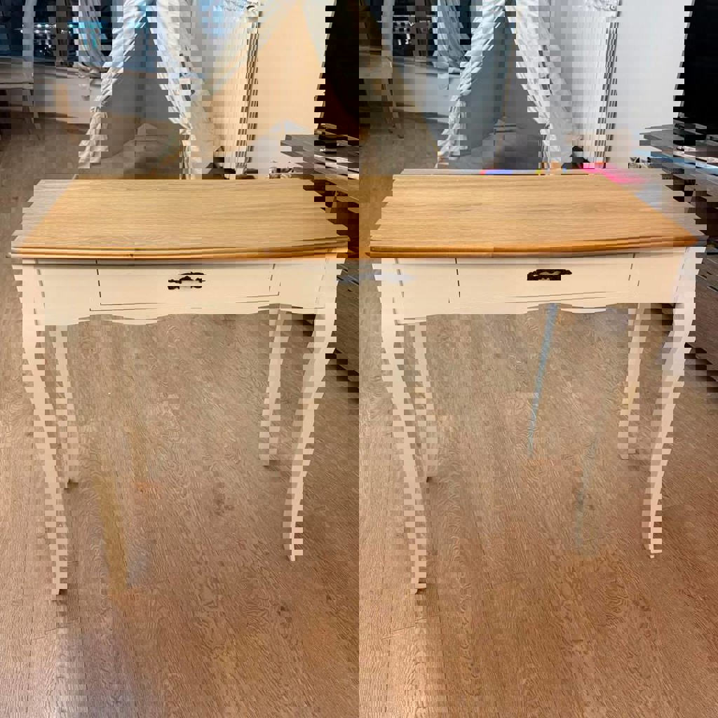 Элегантный консольный стол