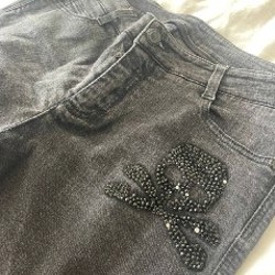 Джинсы серые с изображением черепа - фото 3