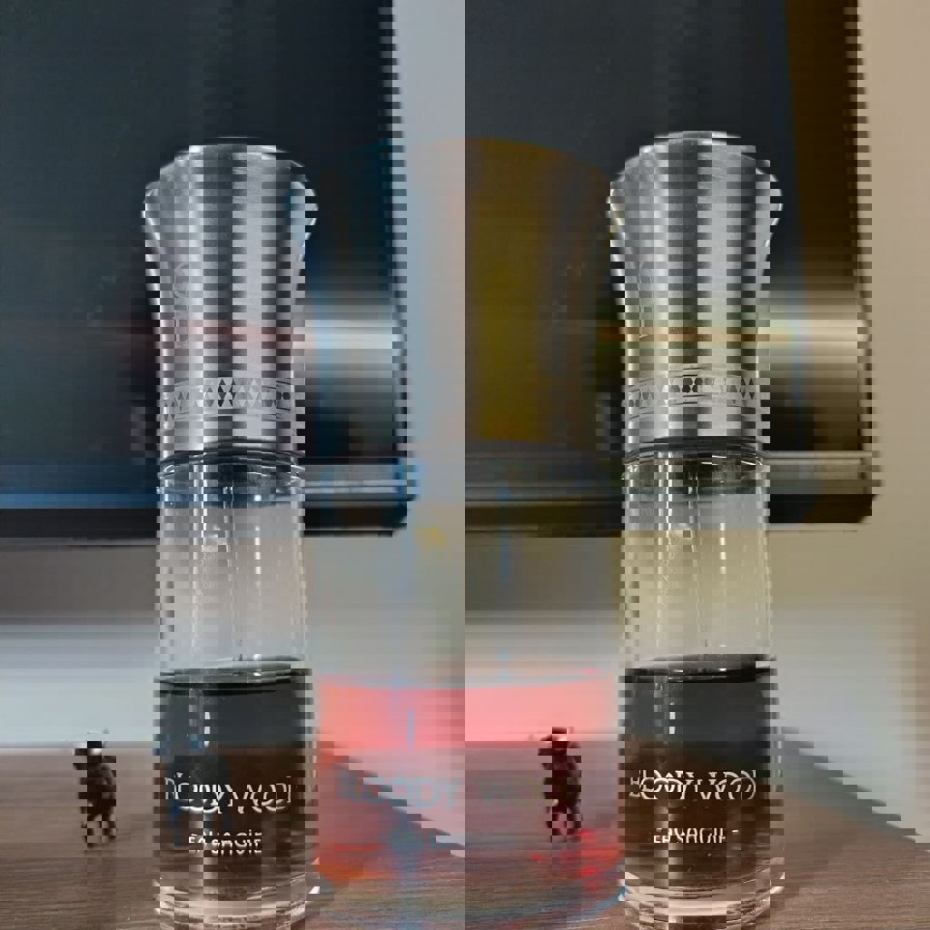 Escentric molecules 04