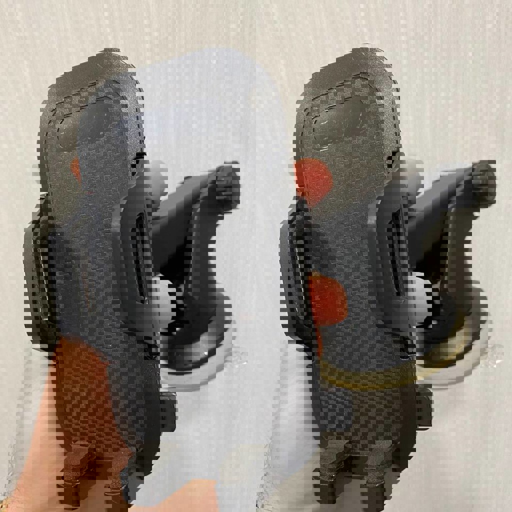 Крепеж в машину на лобовое стекло