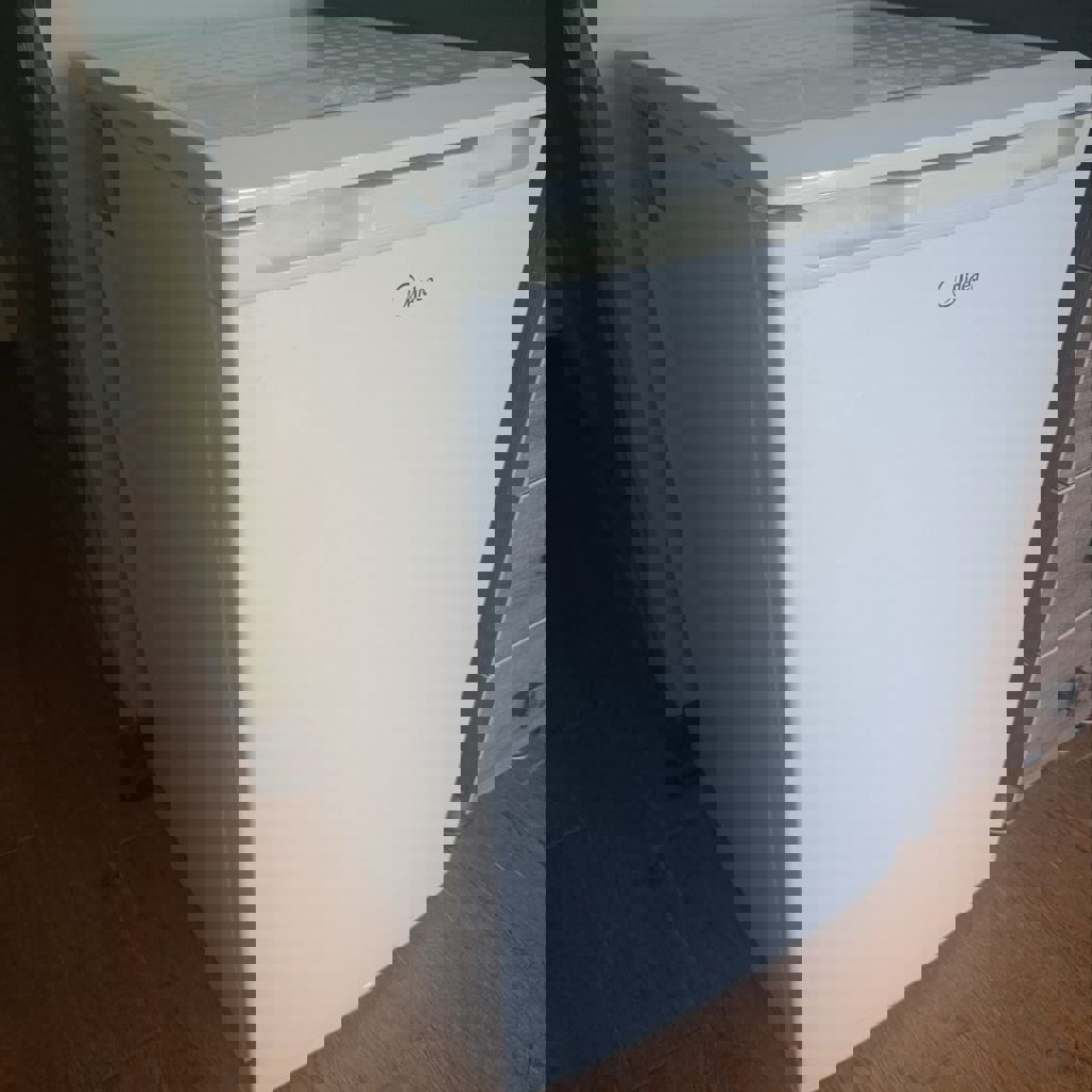 Холодильник Midea HS 130RN