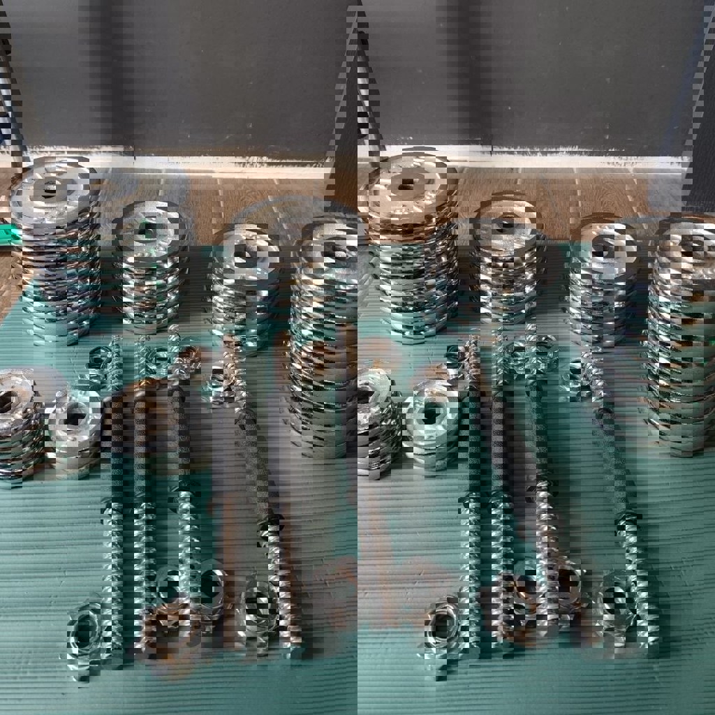 Гриф с гайками