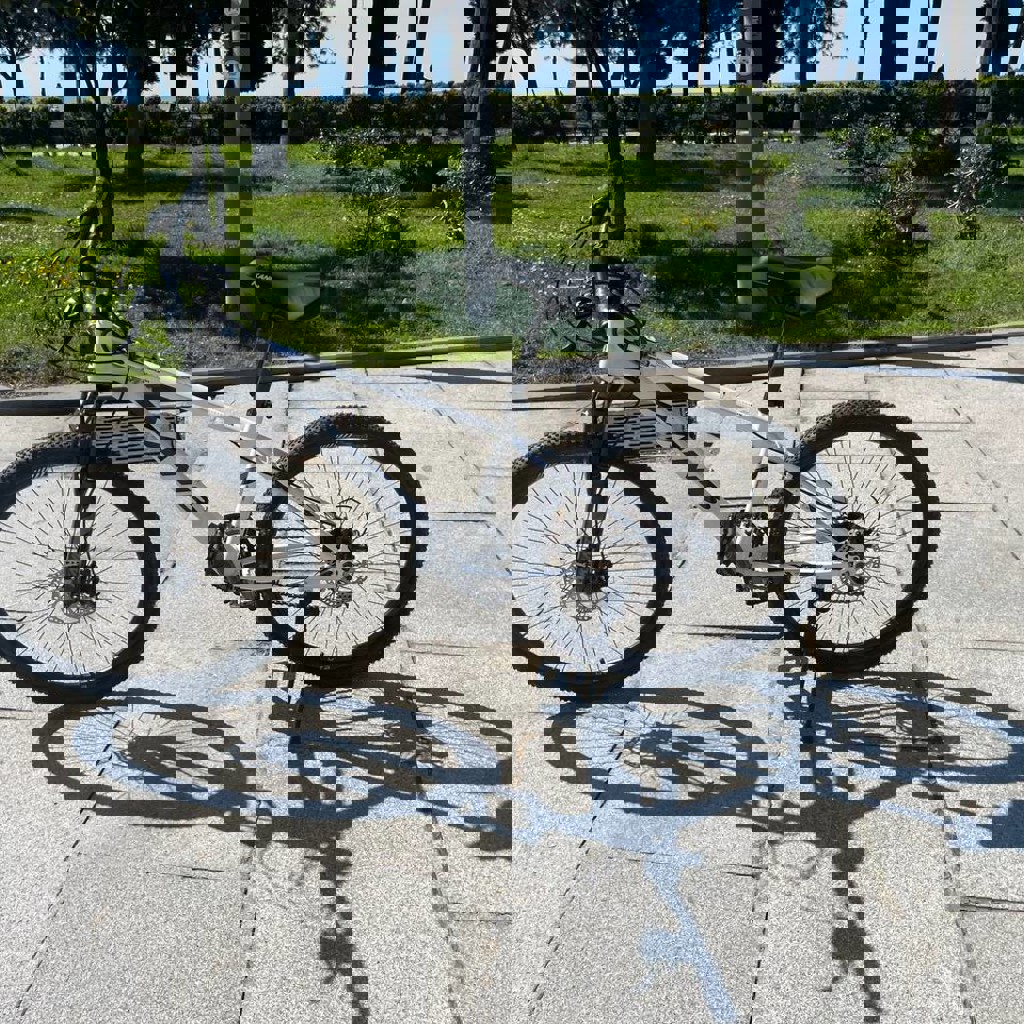 Велосипед белый второй