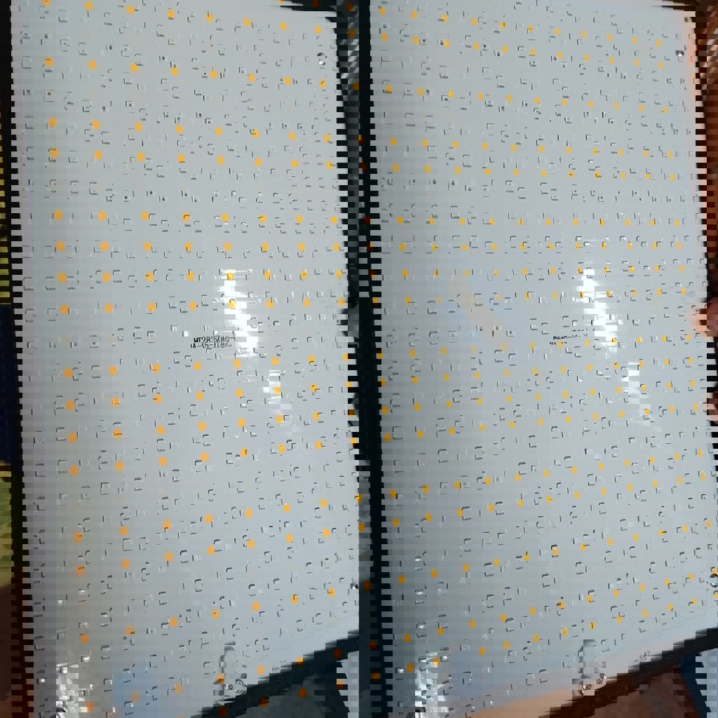 LED лампа для растений