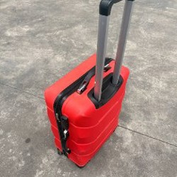 Чемодан - фото 2