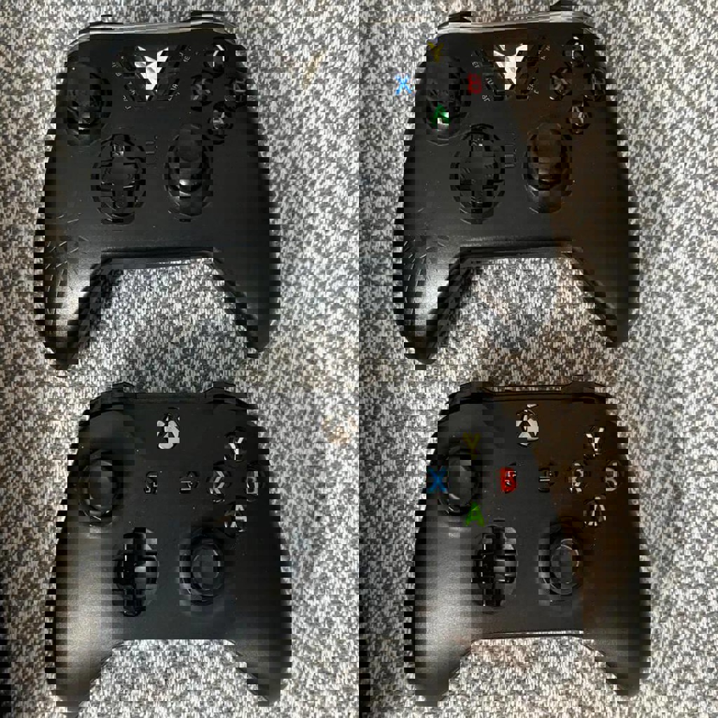 Xbox One S 1TB + 2 геймпада