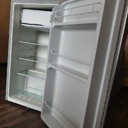 Холодильник с морозильной камерой - фото 3