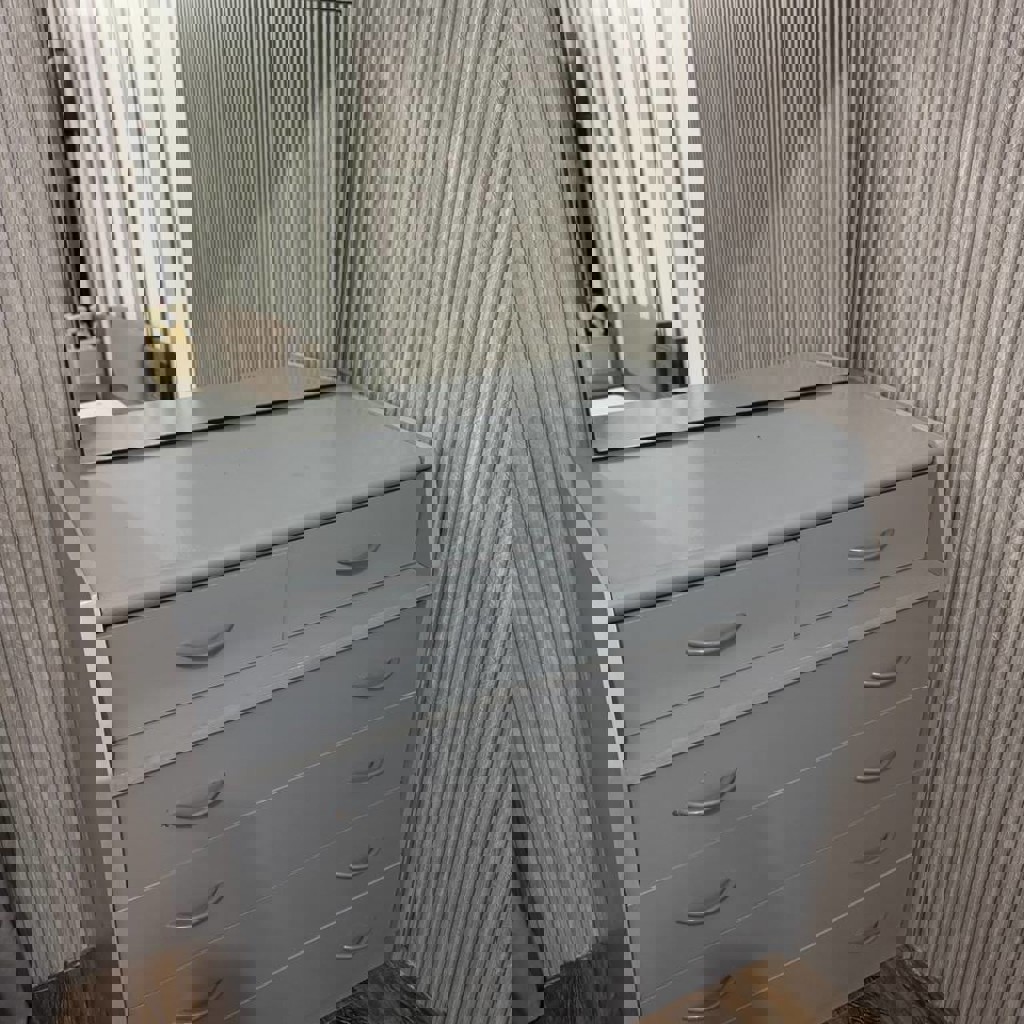 Комод с зеркалом