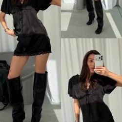 Серый костюм с акцентными плечами - фото 1