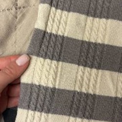 Кофточка под горло без рукавов - фото 2