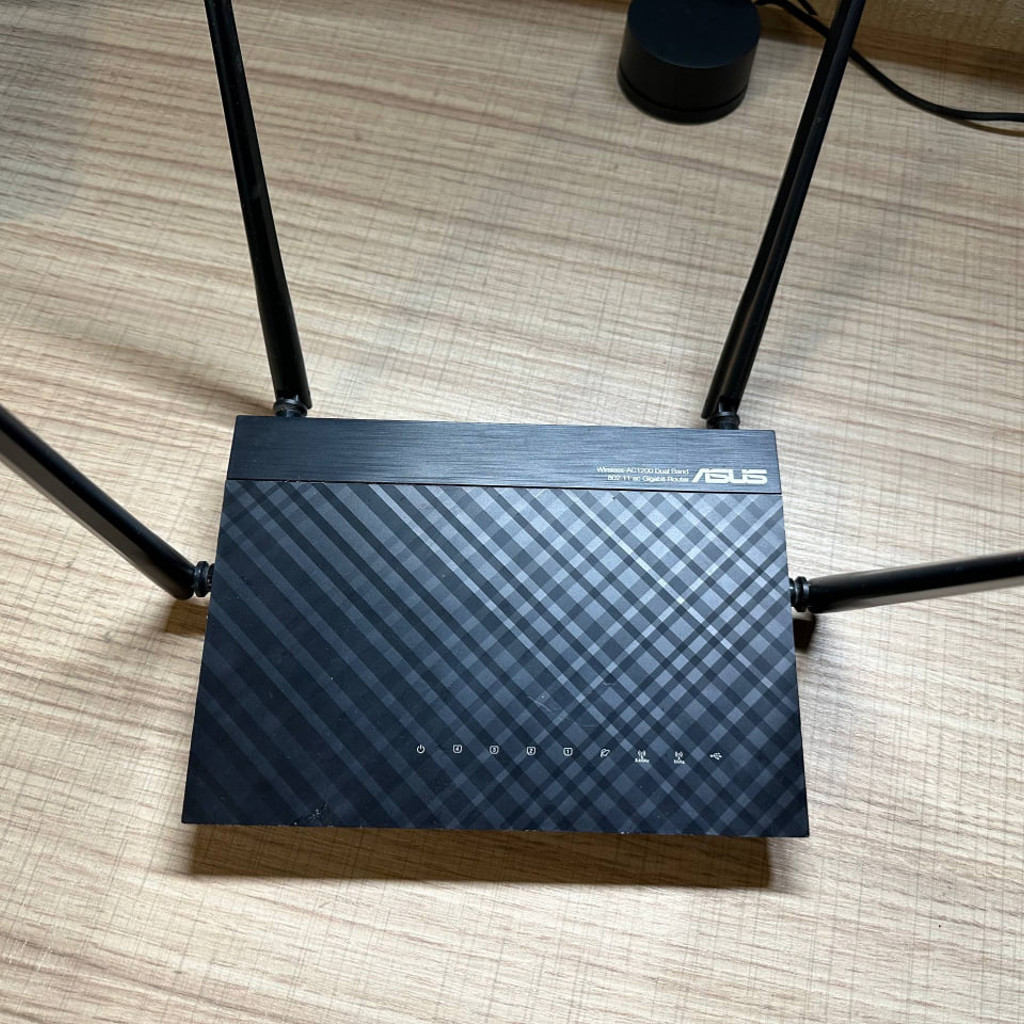Wi-Fi роутер ASUS AC1200