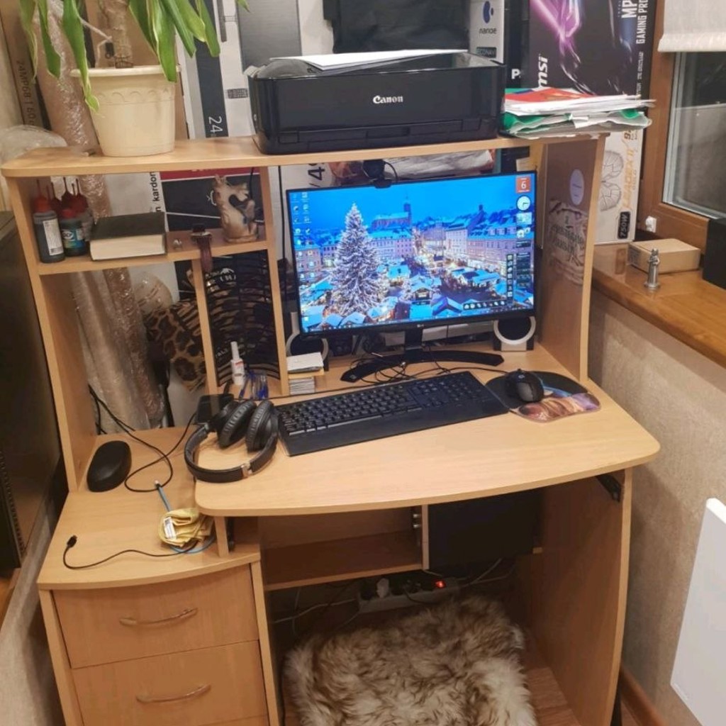 Компьютерный стол