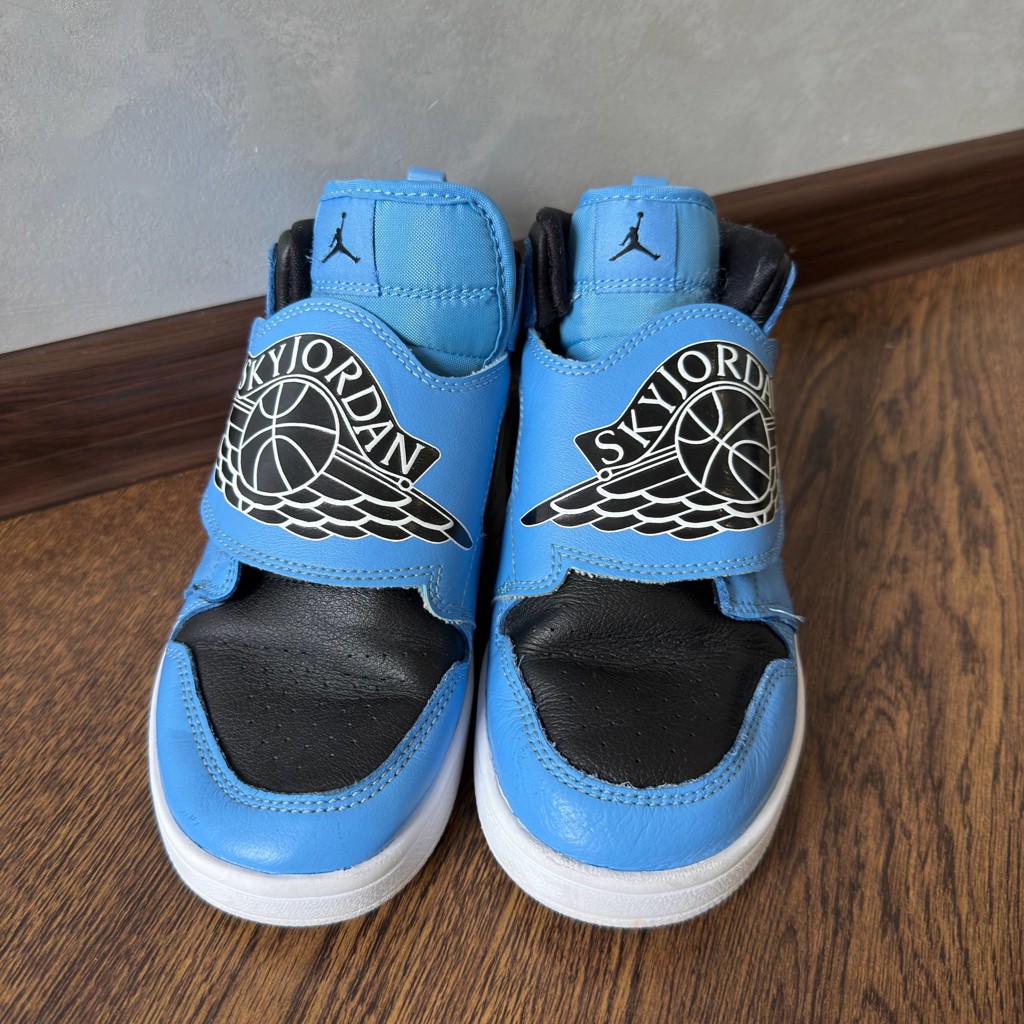 Sky Jordan 34