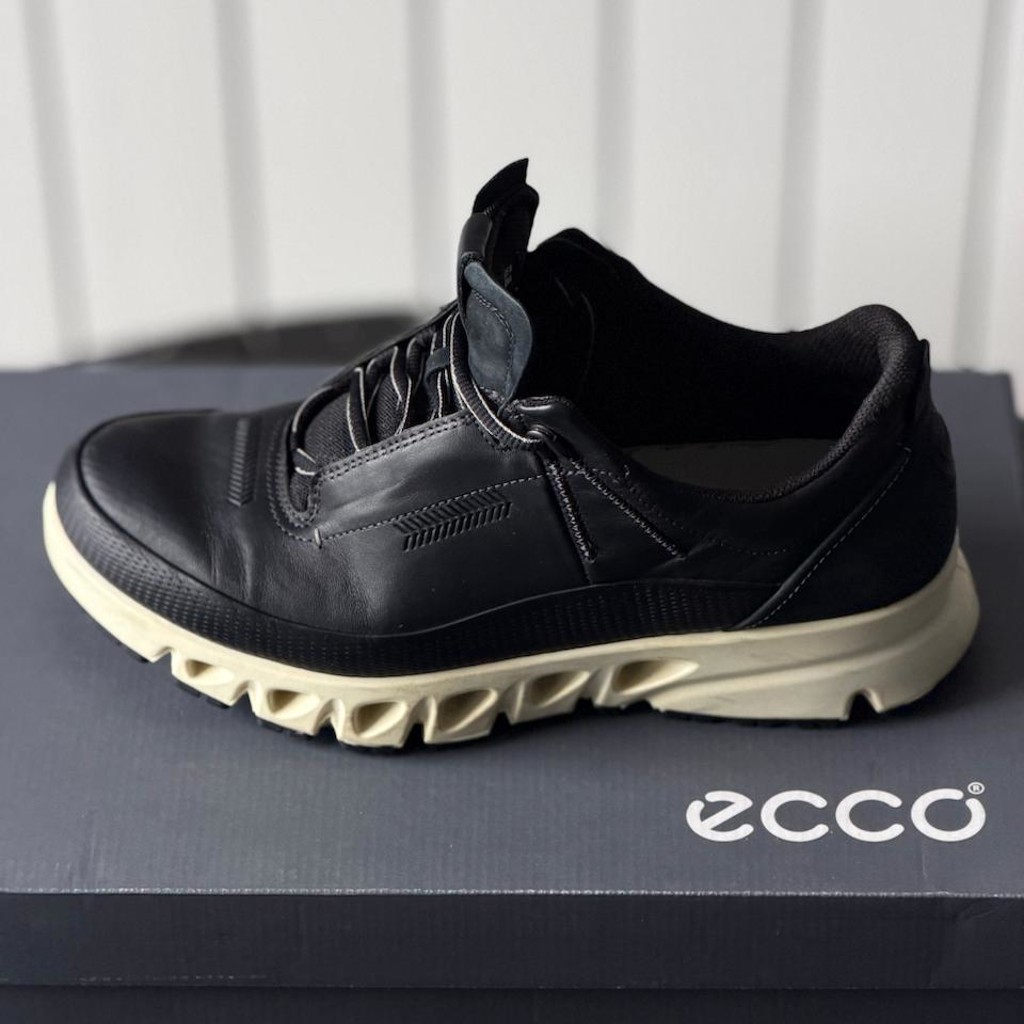 Кроссовки ECCO