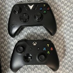 Xbox One S 1TB + 2 геймпада - фото 6