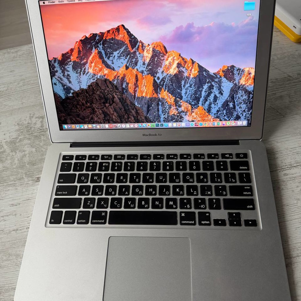 MacBook Air 13' (2017)