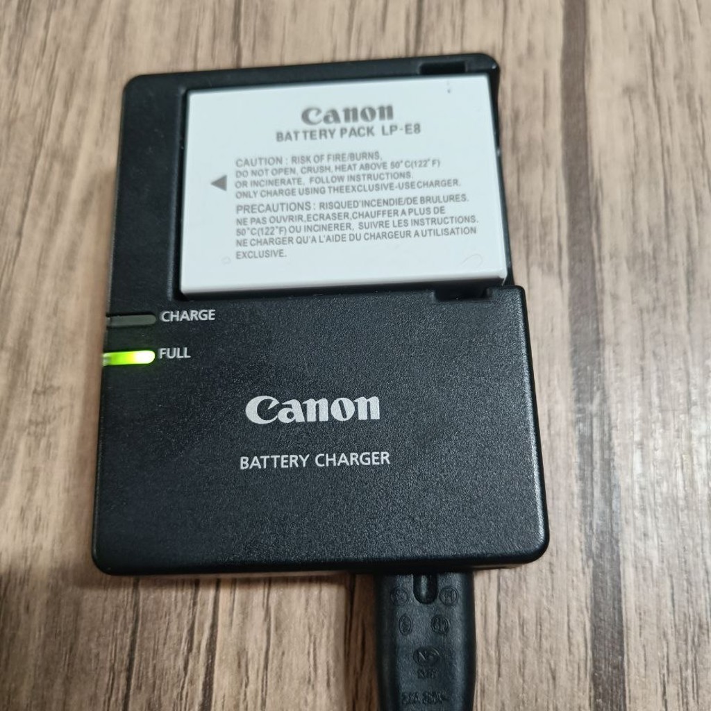 Зарядное устройство Canon LC-E8E