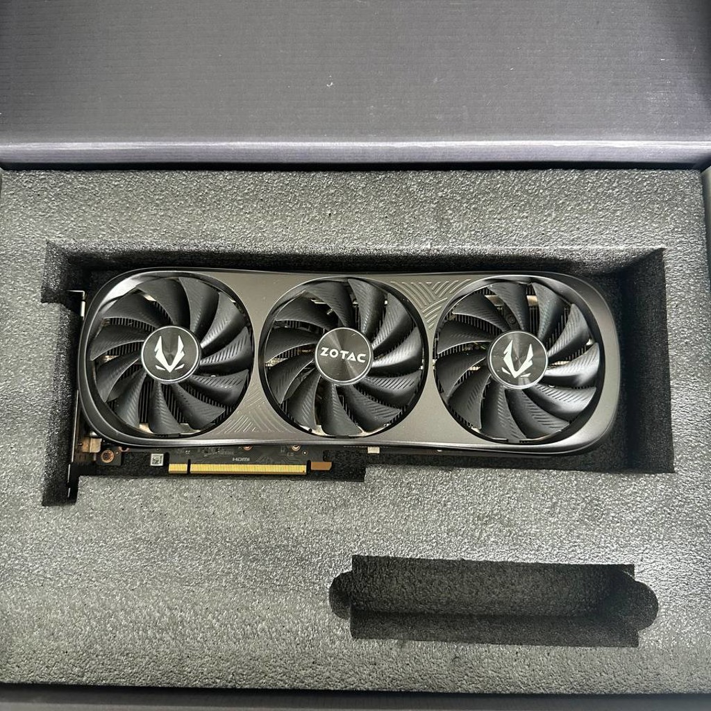 Видеокарта ZOTAC GeForce RTX 4080 SUPER Trinity Black Edition