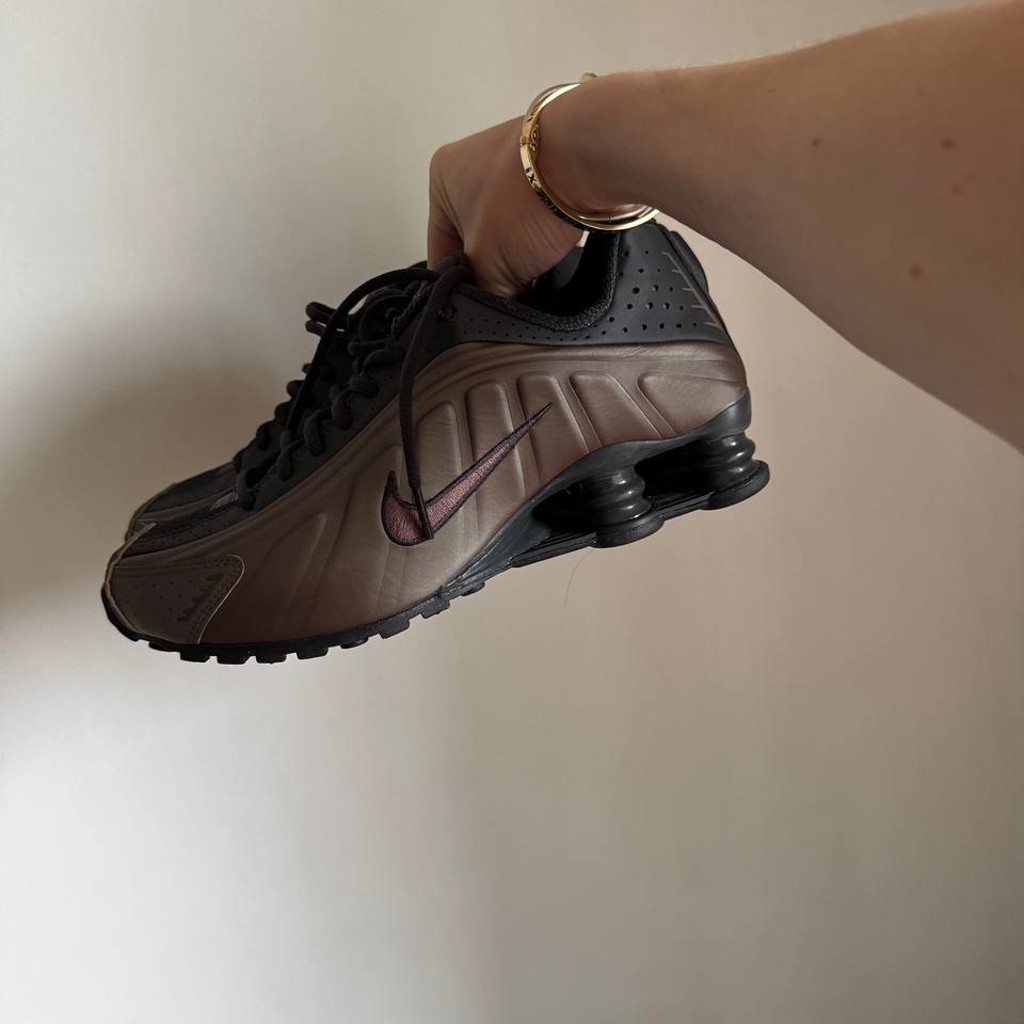 Nike Shox R4