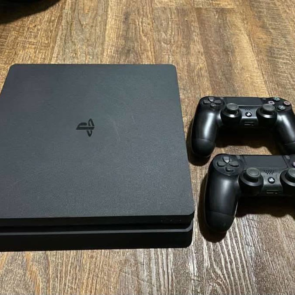PlayStation 4 slim