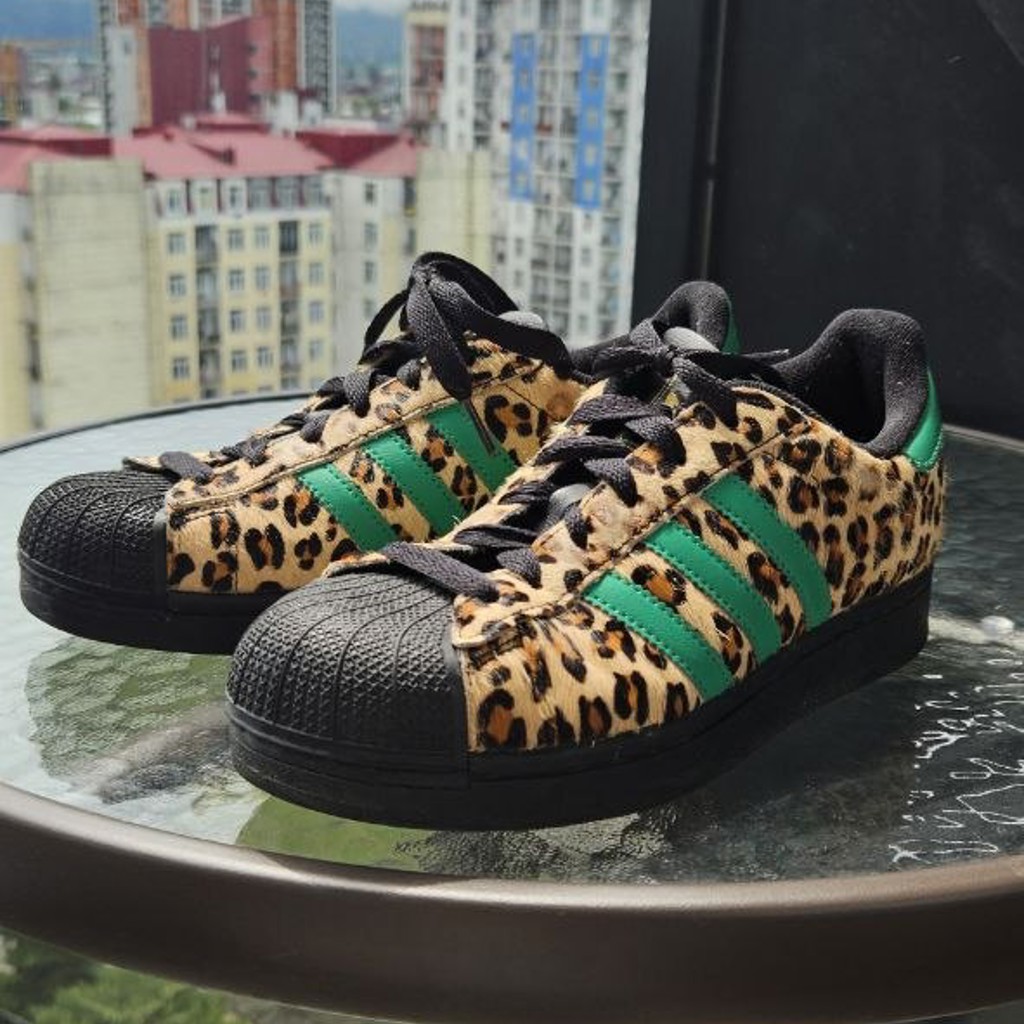 Adidas Advantage Sneakers