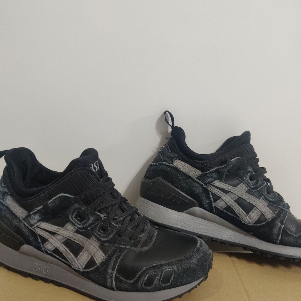 Кроссовки Asics