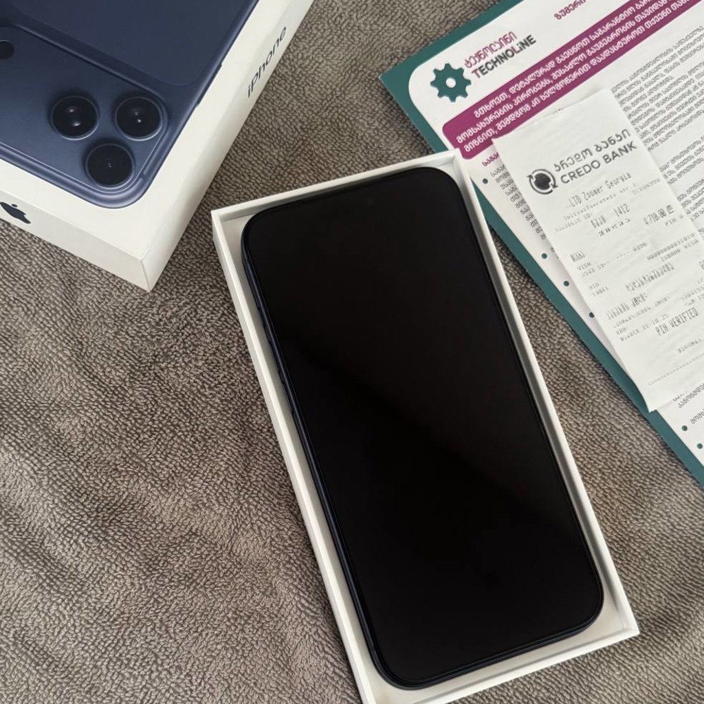 IPhone 17 Pro Max Blue