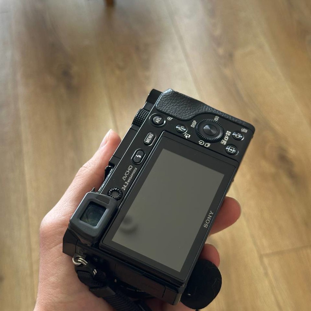 Камера Sony a6000