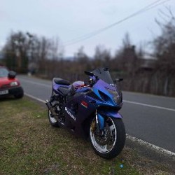 Suzuki GSXR 600 - фото 3