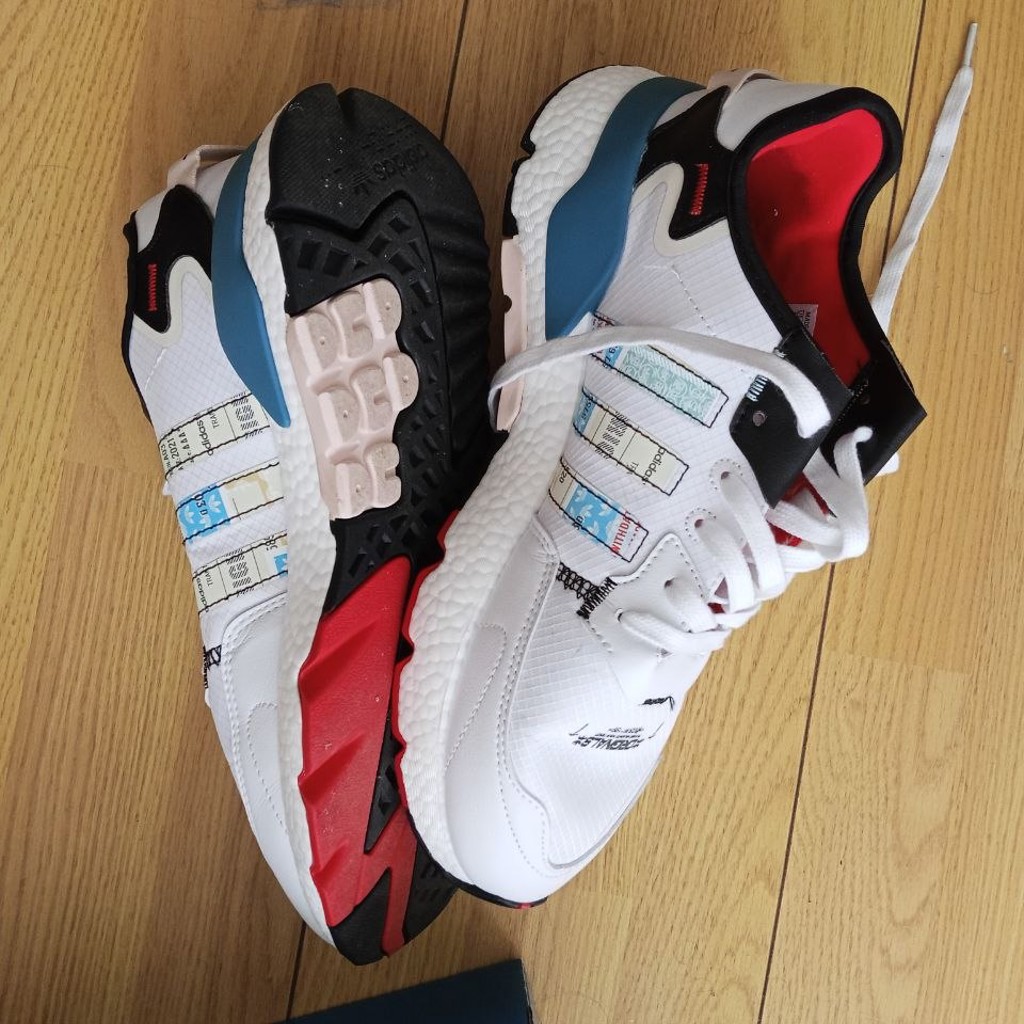 Кроссовки Adidas