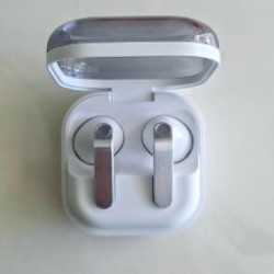 Наушники Samsung Galaxy Buds 4 - фото 2