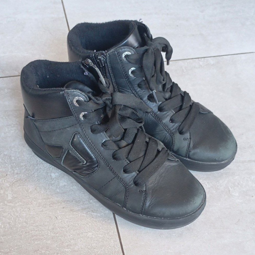 Женские кроссовки Riecker