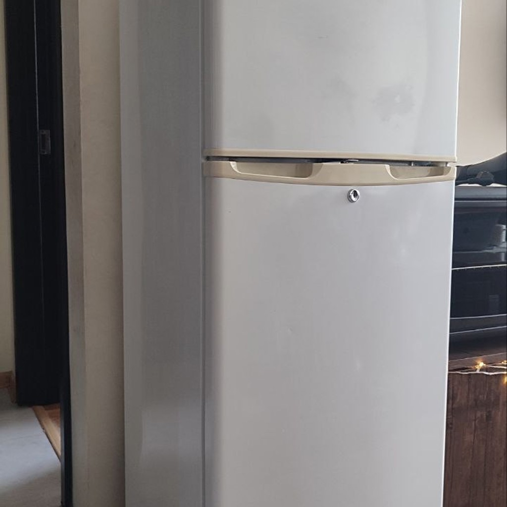 Холодильник Hisense BCD-138A/HC(E95)
