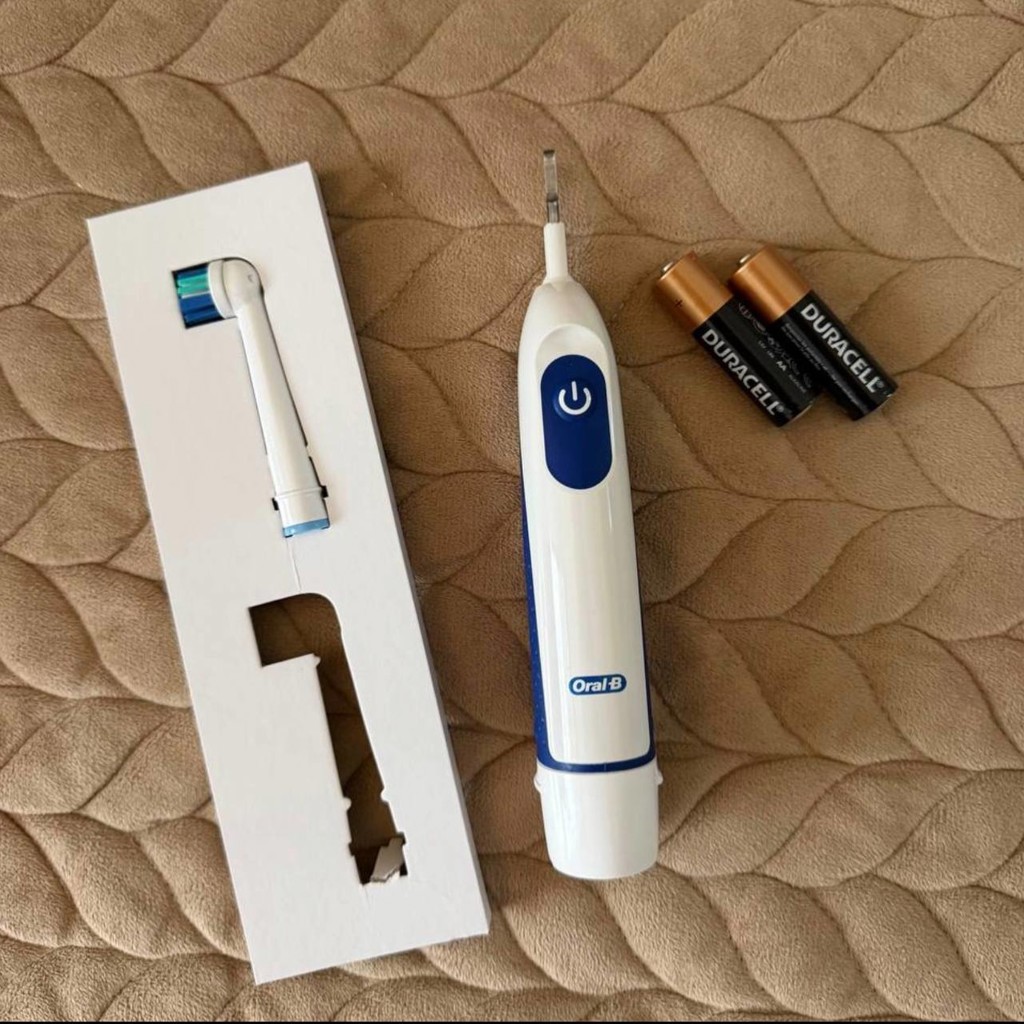 Электрическая щётка ORAL-B