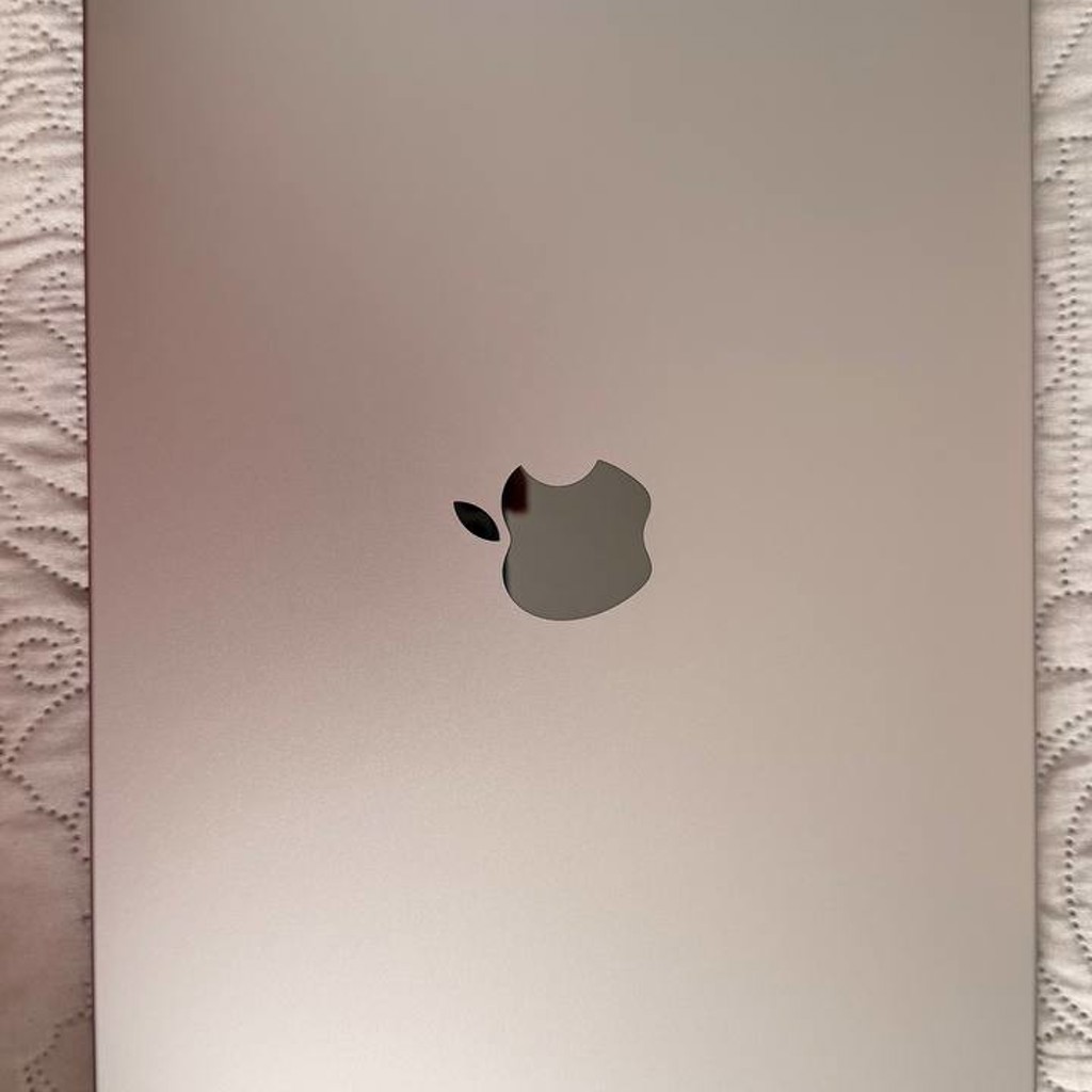 MacBook Pro 14”