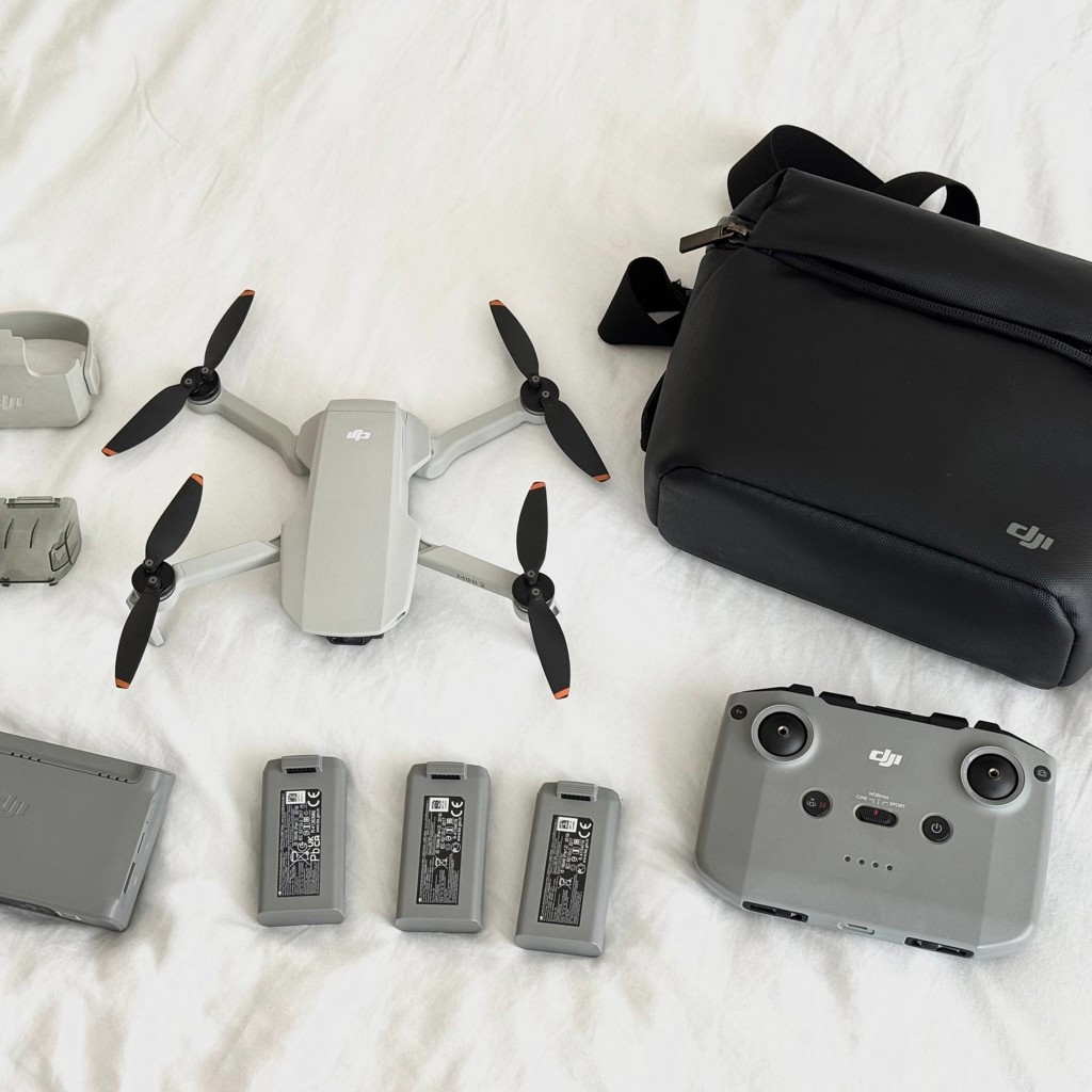 Квадрокоптер DJI Mini 2 Fly More Combo