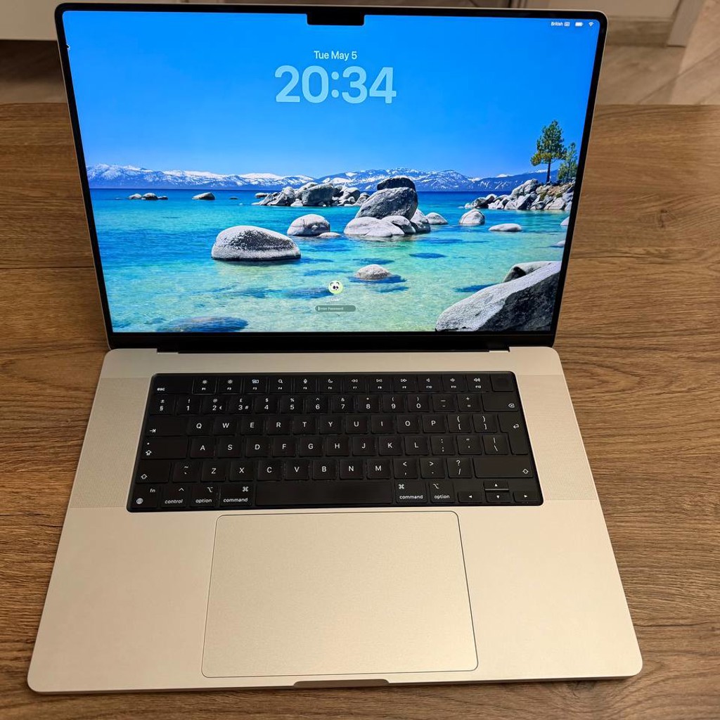 MacBook Pro 16”