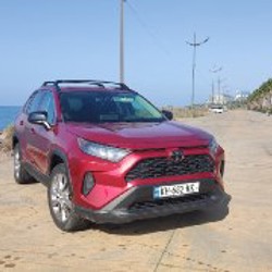 Toyota rav4 LE - фото 3