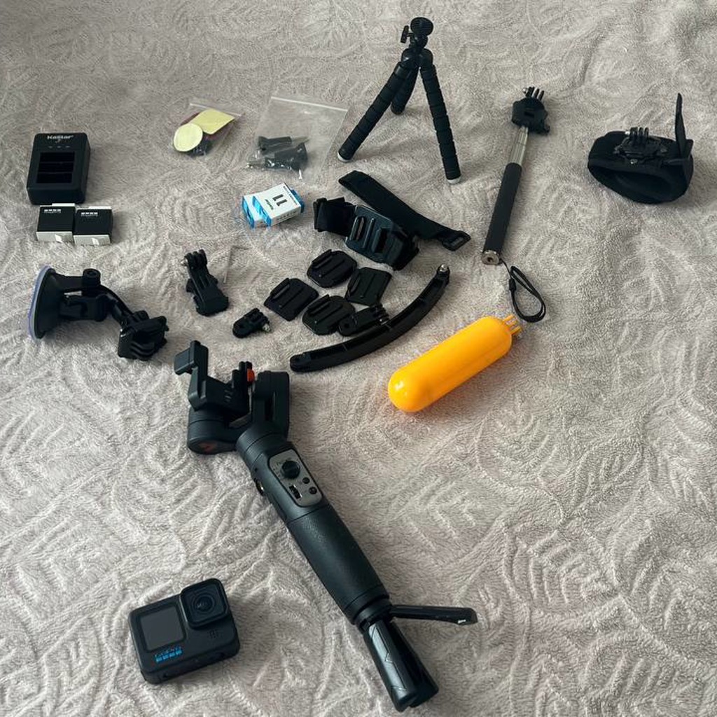 GO Pro black hero 11
