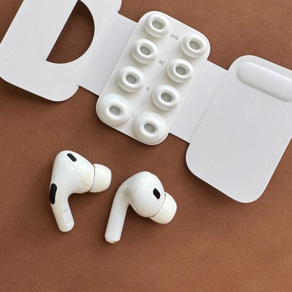 Наушники AirPods Pro 2 без кейса