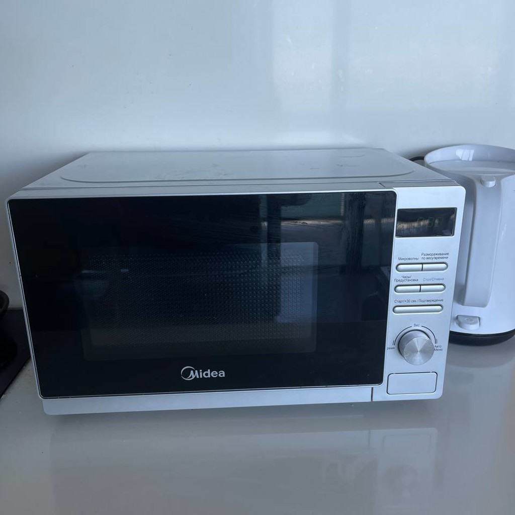 Микроволновка Midea