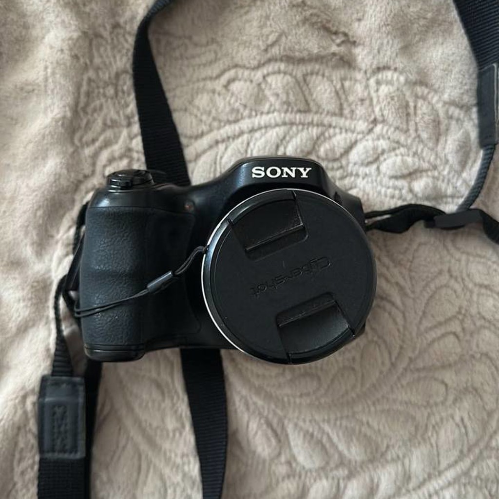 Sony Cyber-shot DSC-H200