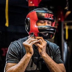 Тренировочный защитный шлем UFC MMA Pro - фото 4