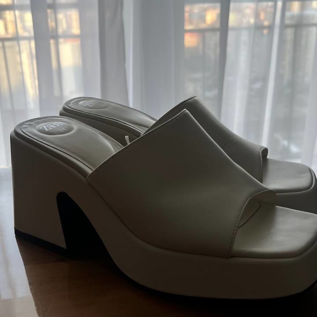 Босоножки Zara