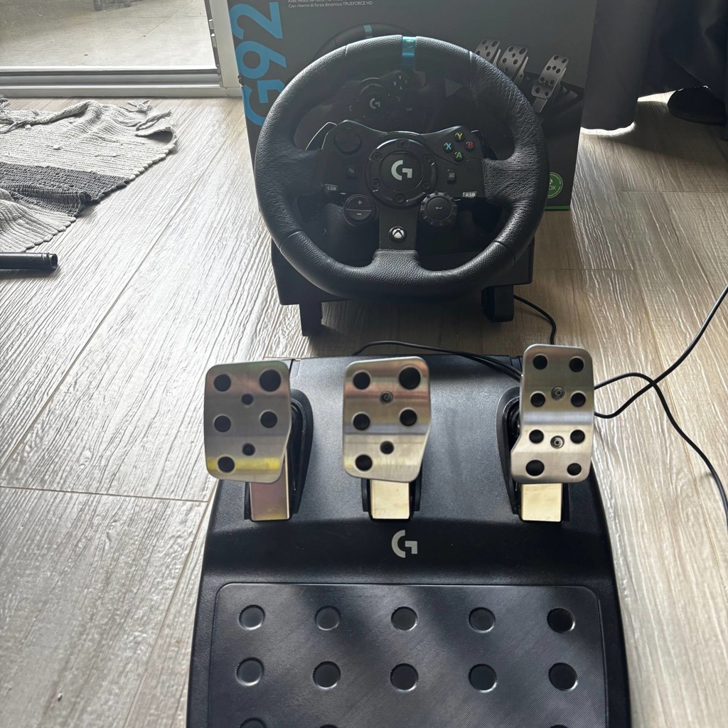 Руль Logitech G923